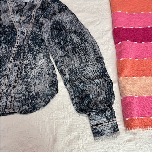 GUESS - NWT Josette long sleeve floral chiffon top XS - Picture 10 of 15